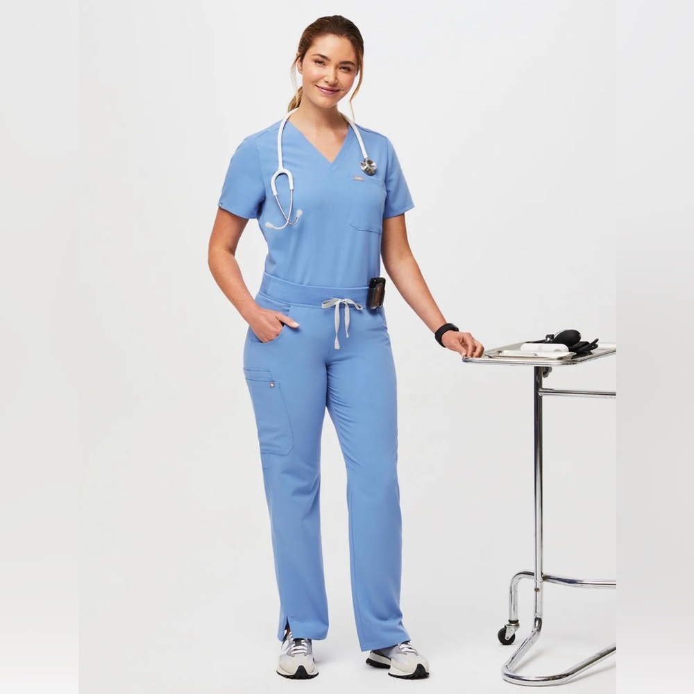 Figs | Ceil Blue Scrub Set